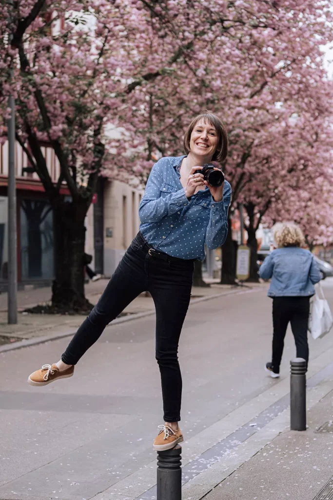portrait printanier d'une photographe de famille