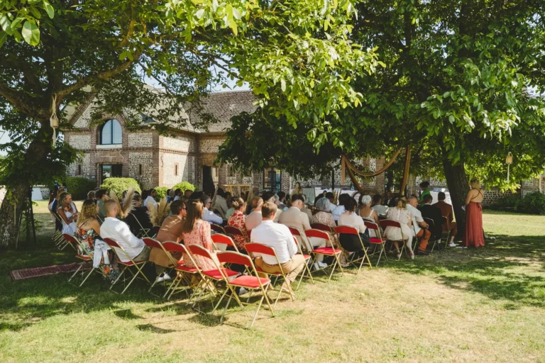 plan d'ensemble sur une cérémonie laique par un photographe de mariage à rouen